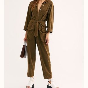 FREE PEOPLE -Black Comfy Jumpsuit